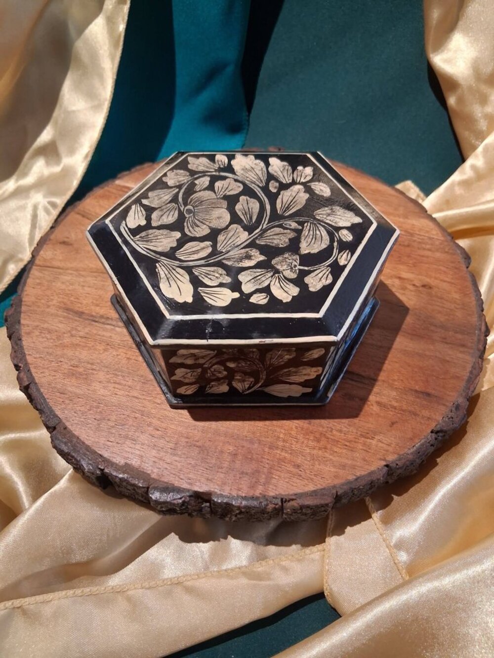 VTG Hand Carved Bone Inlay Hexagonal Wooden Trinket Jewelry Box Black Floral